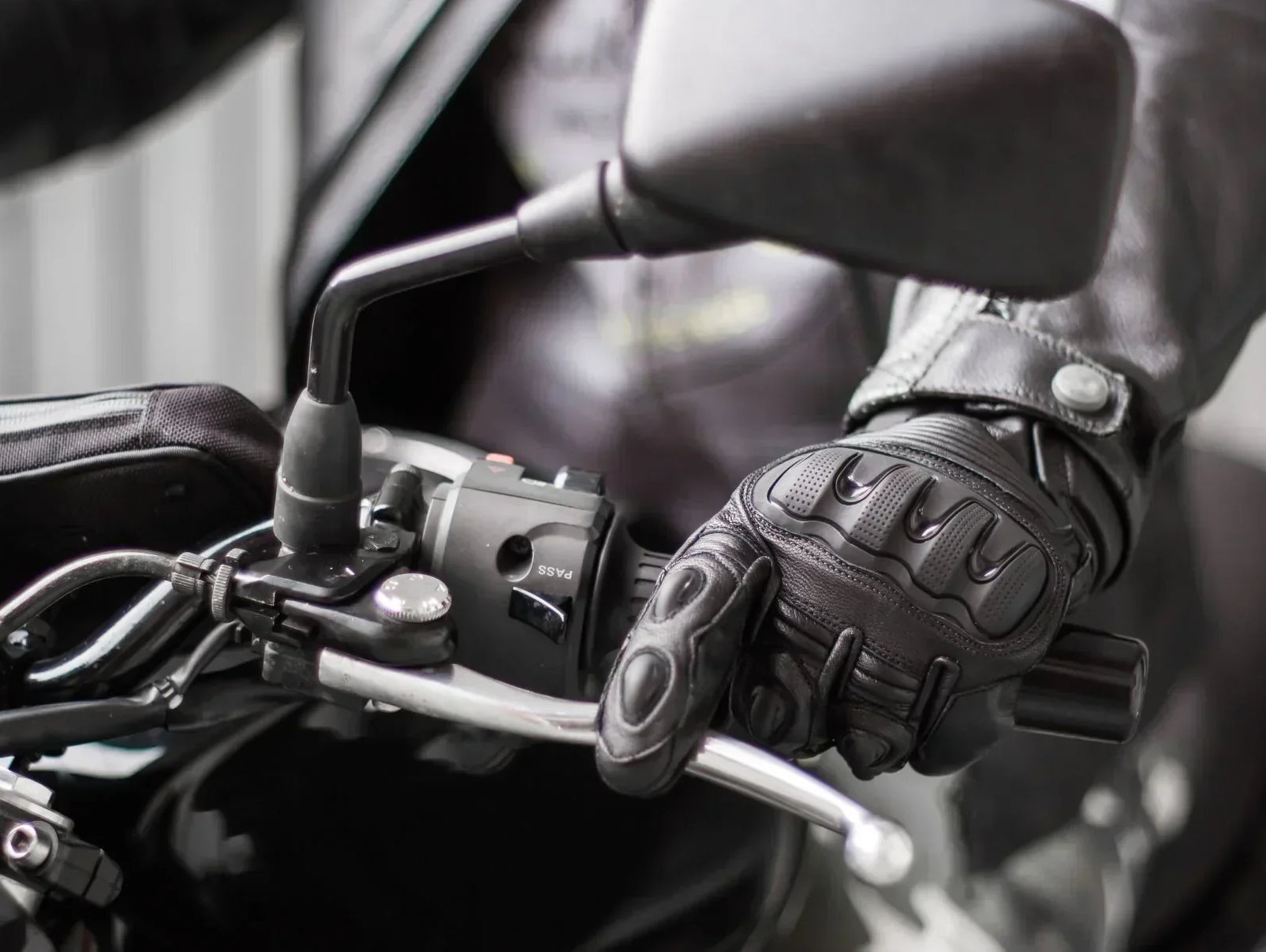 6 Point Checklist for Choosing Motorcycle Riding Gloves